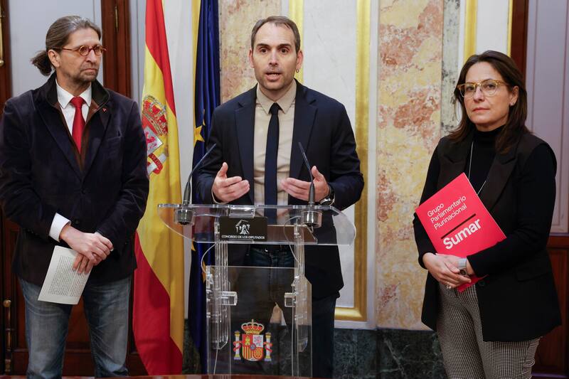 El diputado de IU, Toni Valero, y el de Sumar, Francisco Sierra. Fuente: EFE.