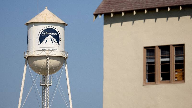 Un magnate de los medios se mete en la multimillonaria pelea por Paramount, la dueña de Telefé