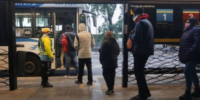El paro de colectivos afecta a la zona norte y oeste del Buenos en su conexión con la Capital Federal.