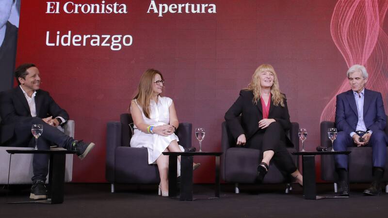 Martín Ticinese (CMQ), María Pía Orihuela (Roche Pharma), Andrea Ávila (Randstad) y Gian Carlo Aubry (Nestlé)