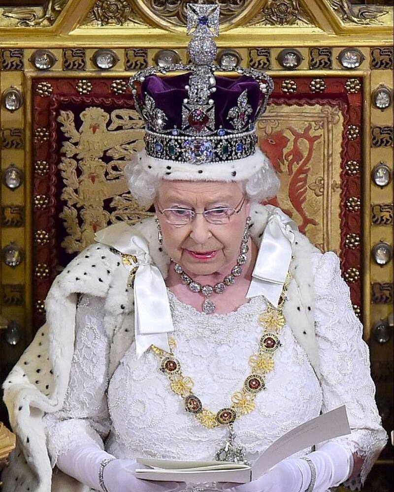 La Reina Isabel II no fue informada durante casi diez años de que uno de sus asesores de arte era un agente doble que también pasaba información a la Unión Soviética. Foto: Archivo.