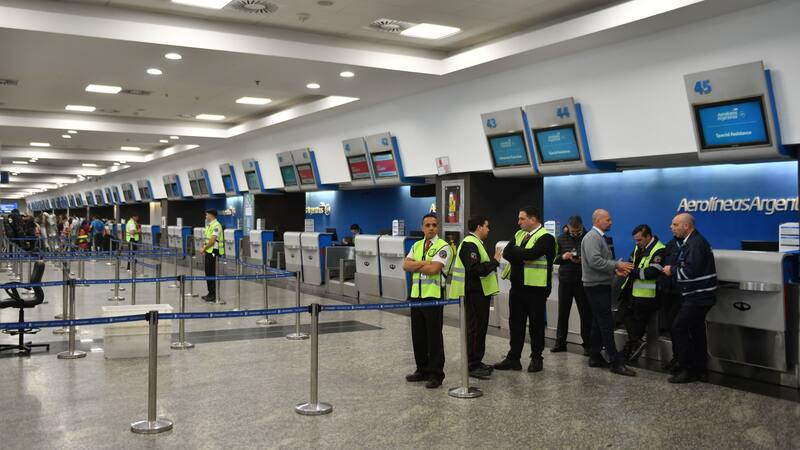 En vísperas de las elecciones, otro paro de pilotos provocará demoras en los vuelos de Aerolíneas