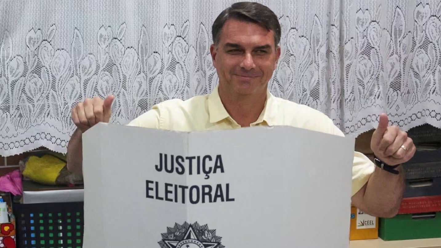 Los analistas consideran que Bolsonaro tiene un camino más despejado hacia la victoria.