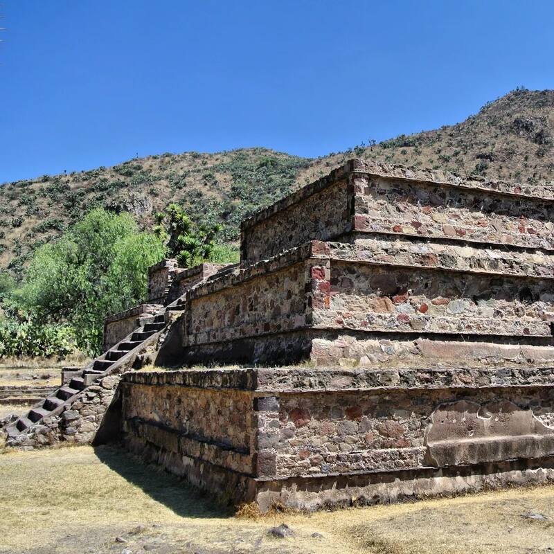 El cerro Xihuingo de Tepeapulco en el Estado de Hidalgo aloja una pirámide que sirvió como centro ceremonial de los teotihuacanos. Foto: Instagram @muevetemexico