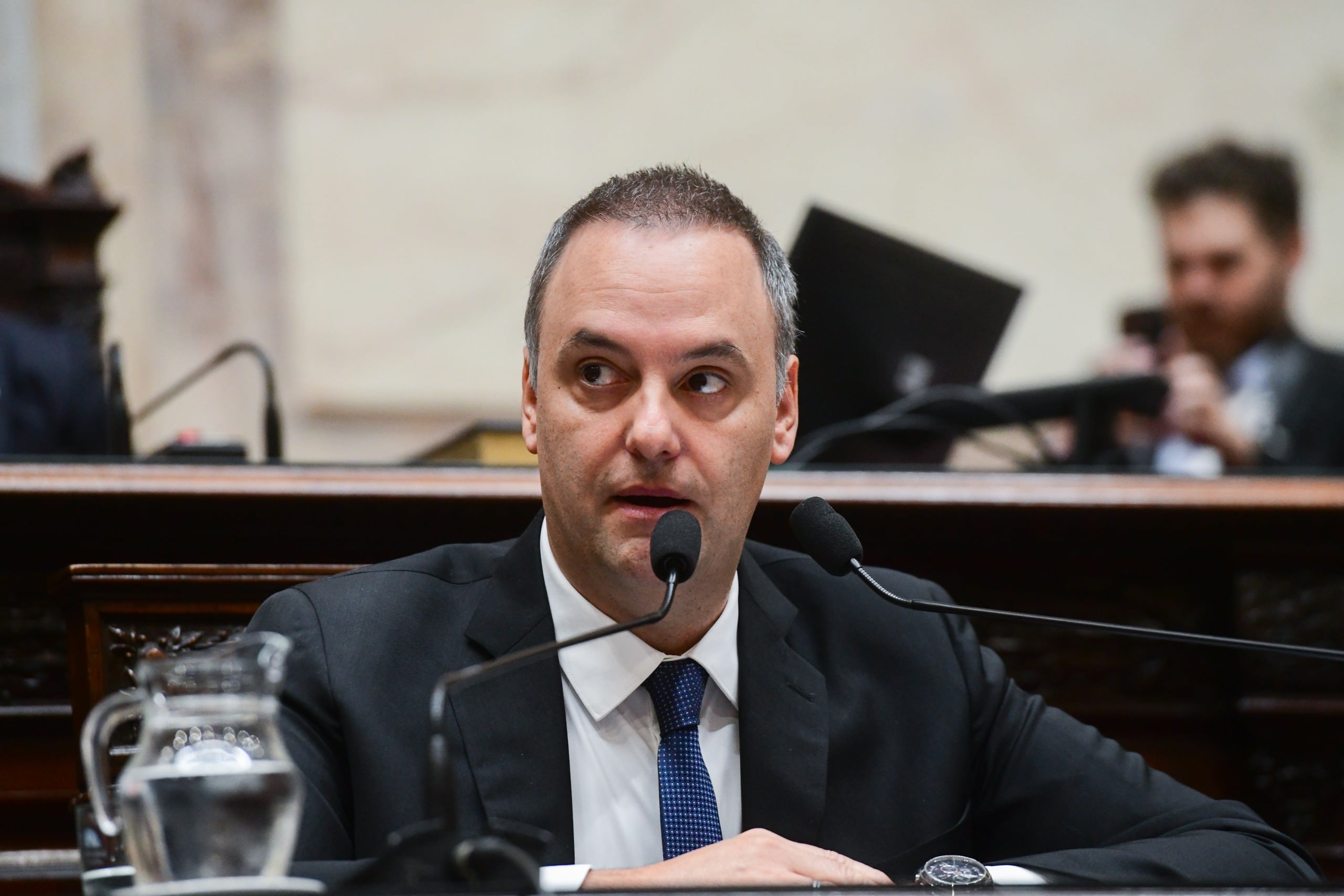 La oposición vuelve a la carga contra Adorni con una moción de censura: qué chances tiene de avanzar