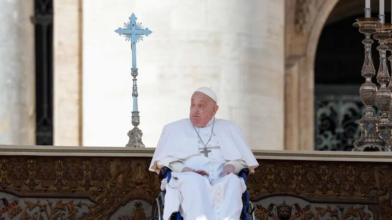 Tristeza en el Vaticano: el Papa Francisco habló del sufrimiento que ha padecido y puso en duda su participación en la misa de Pascua.