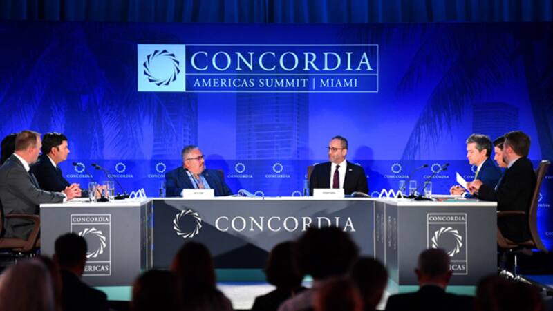 Panel durante la Cumbre "Concordia de las Américas".