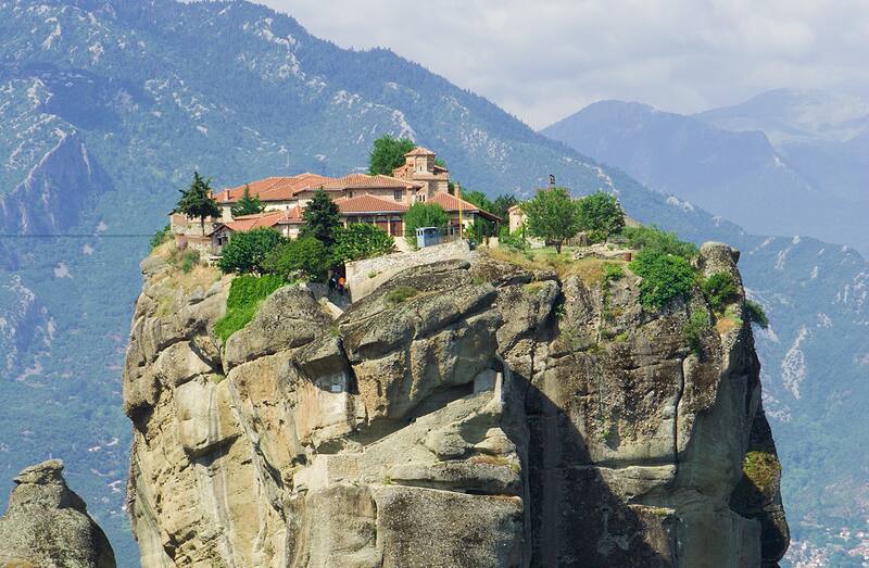 Este es uno de los Monasterios de Meteora, símbolo de esta región de Grecia. (Foto: Wikimedia)