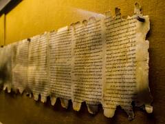 Sorprendente hallazgo: los manuscritos de hace más de 2000 años que revelan pasajes ocultos de la Biblia