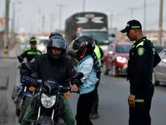 Prohíben que dos personas circulen en moto: todos los detalles de la nueva norma que rige en el país