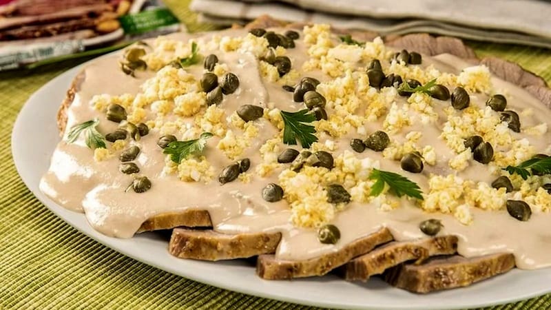 El vitel toné es un clásico navideño, sin embargo, la clásica receta con peceto se convirtió en un lujo.