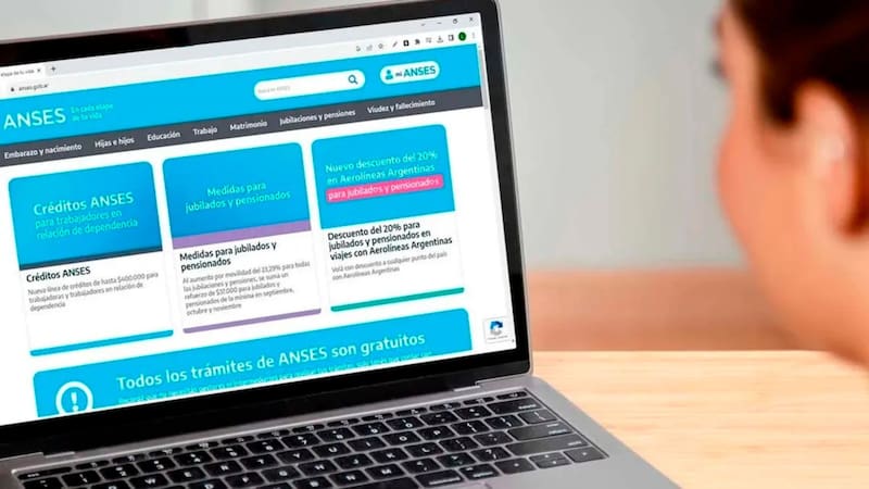 El tiempo de implementación del cambio depende de la fecha en que se realice el trámite, y puede tomar entre uno y dos meses para que el nuevo medio de pago esté activo. (Fuente: ANSES)