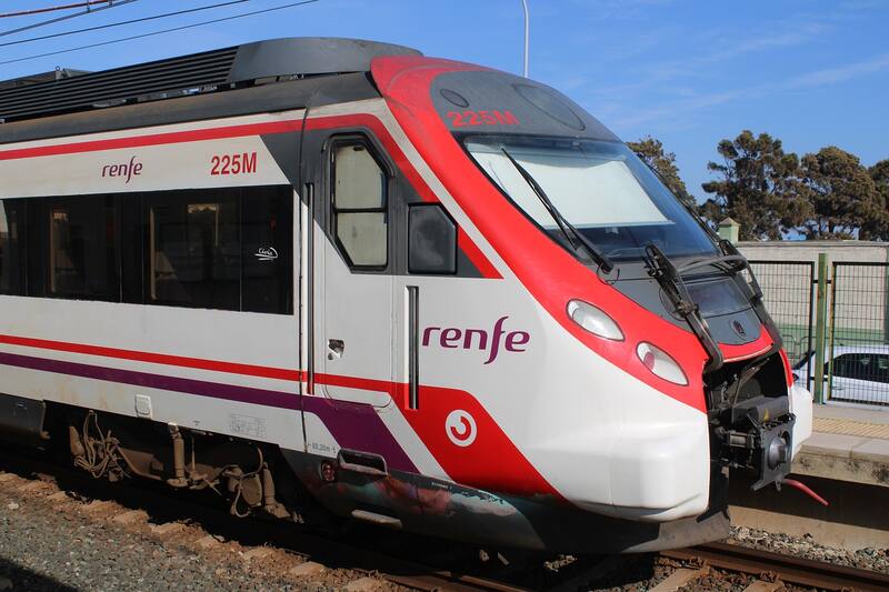 Excelente noticia de RENFE para los mayores de 60: esta es la tarjeta que deben conseguir para tener descuentos y beneficios al viajar. (Imagen: archivo)