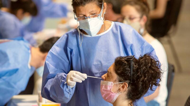 Hay dos nuevas variantes del virus (una identificada en Israel y la otra en Chipre) que preocupan a la comunidad sanitaria internacional.