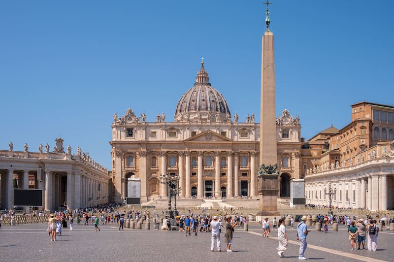 Sorpresa en el Vaticano: León XIV denuncia la "privatización" de la fe y los falsos apoyos familiares: "Os pido que..."