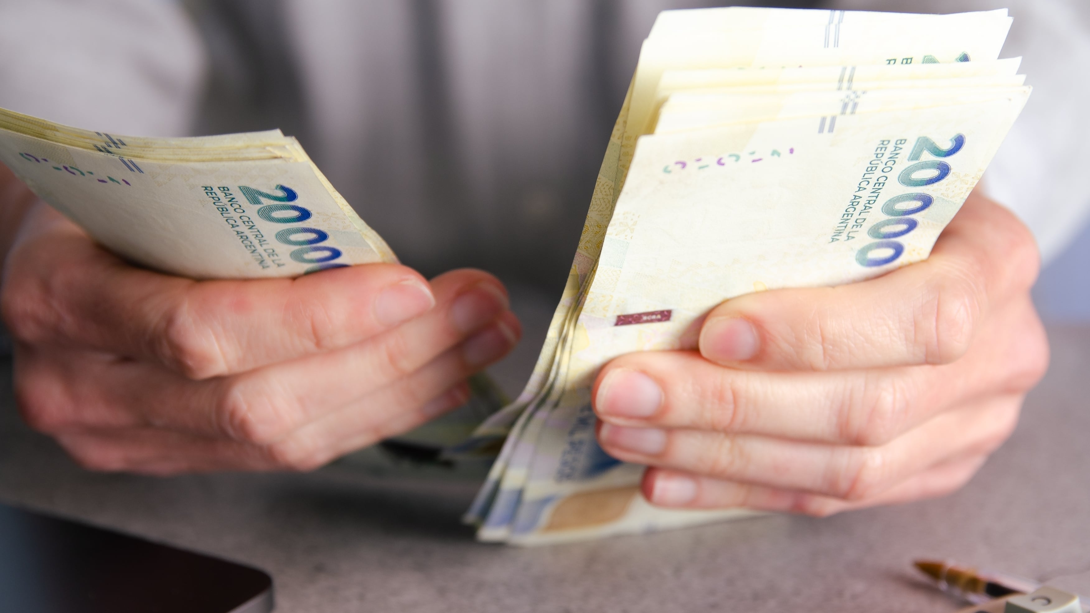 Cuánto hay que ganar en Argentina: rubro por rubro, estos son los sueldos que piden los trabajadores en junio