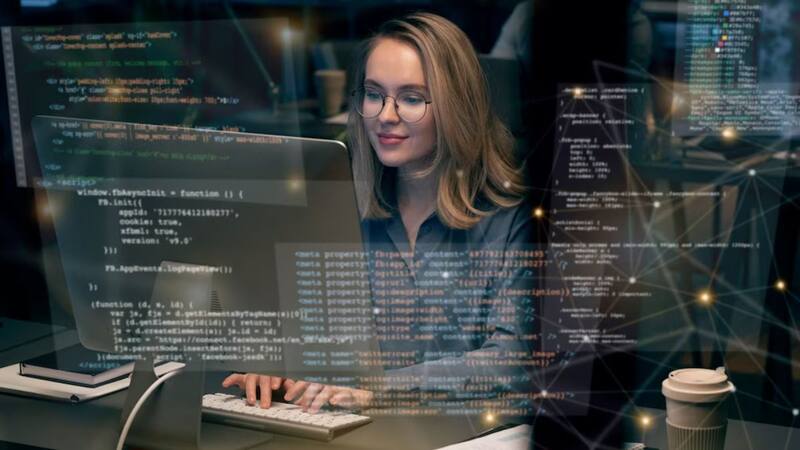 Una empresa de Estados Unidos ofrece una vacante de trabajo remoto para mexicanos, para el área de Sistemas Informátivos y Desarrollo Web. Foto: Freepik