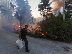 Los incendios en la Patagonia ya afectan a hoteleros y complican el fin de la temporada de verano