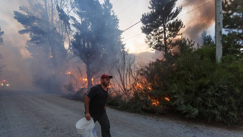 Incendios en La Patagonia: afectan a hoteleros y preocupa el fin de la temporada de verano