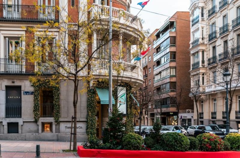 Viviendo en el barrio más caro de Madrid: Cholo Simeone, Fabiola Yáñez y Penélope Cruz.