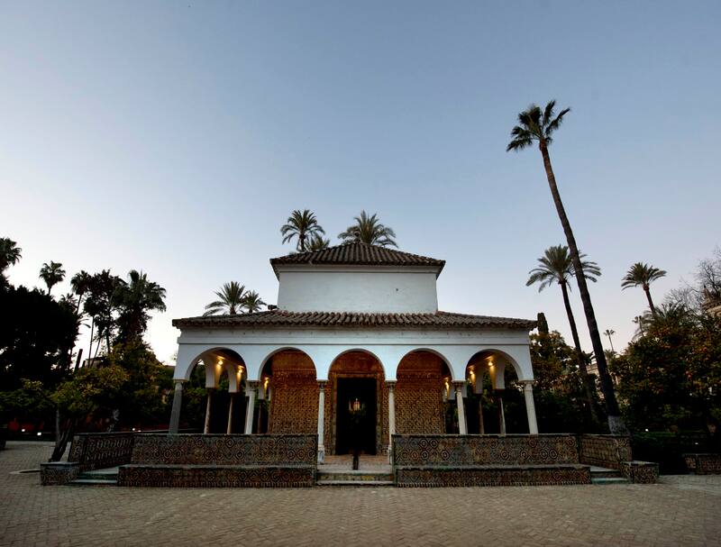 Los participantes del viaje disfrutarán de charlas exclusivas con costaleros que comparten sus experiencias en la Semana Santa sevillana. (Foto: archivo)