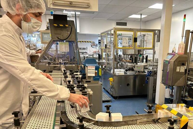 En el laboratorio trabajan 600 personas.