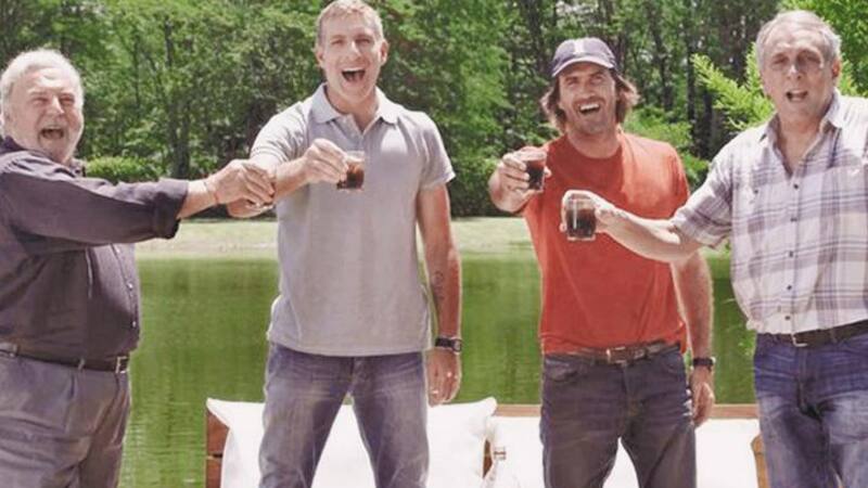 La firma se hizo popular por su slogan "Vamos Manaos", en publicidades