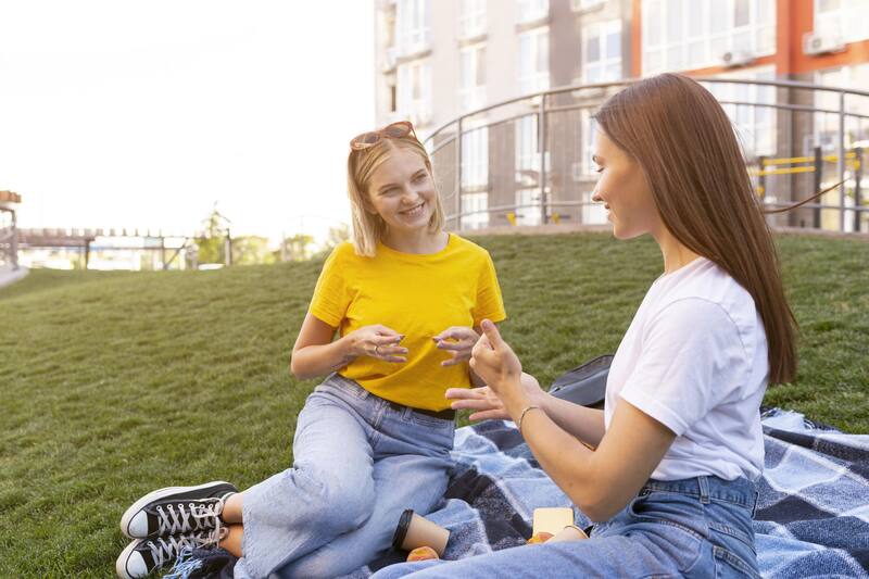 Compartí tus ideas sin parecer autoritario en la comunicación. (Foto: Freepik)