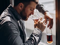 No es alcohol: científicos descubren cual es el factor del organismo que acelera el envejecimiento