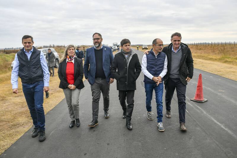 Axel Kicillof en Bolívar junto a Gabriel Katopodis, el senador Eduardo Bucca y el intendente Marcos Pisano