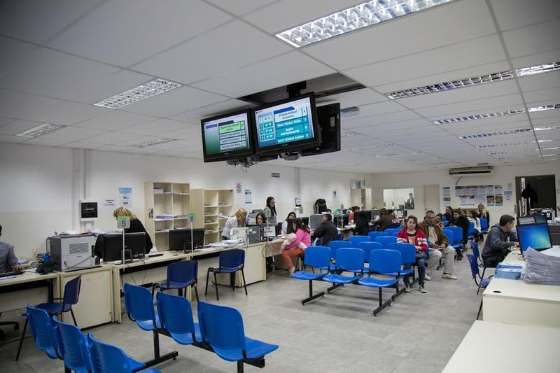 El Gobierno aprobó un nuevo régimen de retiro voluntario para los empleados públicos: cuánto cobro si adhiero El Gobierno aprobó un nuevo régimen de retiro voluntario para los empleados públicos: cuánto cobro si adhiero