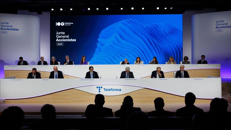 Se celebró la primera junta de accionistas de Telefónica junto al SEPI y STC.