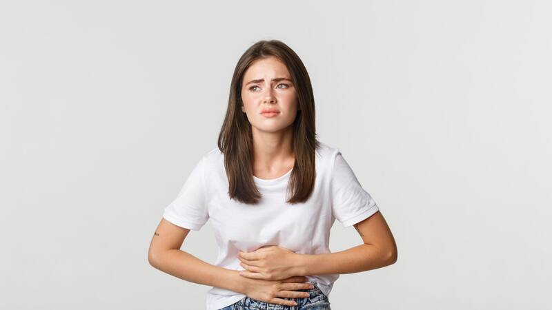 El consumo regular de legumbres como lentejas y garbanzos es beneficioso para la salud debido a su alto contenido de fibra y proteínas.