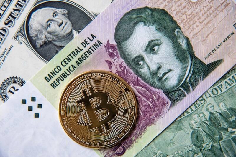 Proponen usar un peso digital para "matar" la emisión y la inflación y bajar los impuestos.