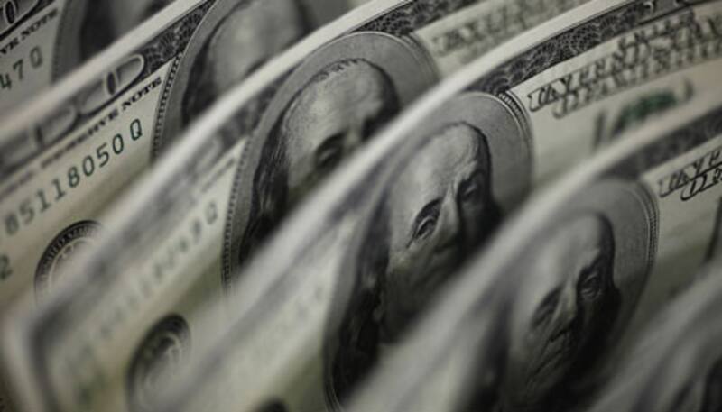 El dólar oficial avanza al 5,7% mensual, mientras se espera que la inflación repunte alrededor del 7%.