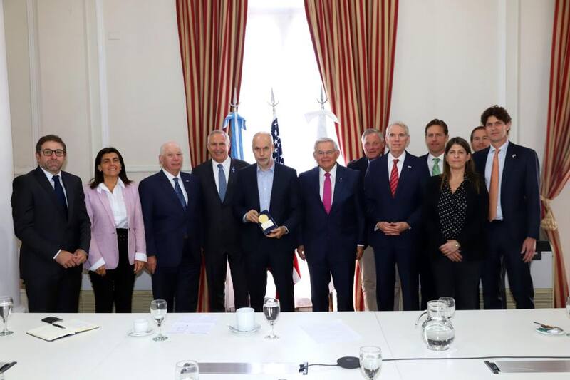 Rodríguez Larreta y Martín Lousteau reciben en Bolivar 1 a senadores norteamericanos