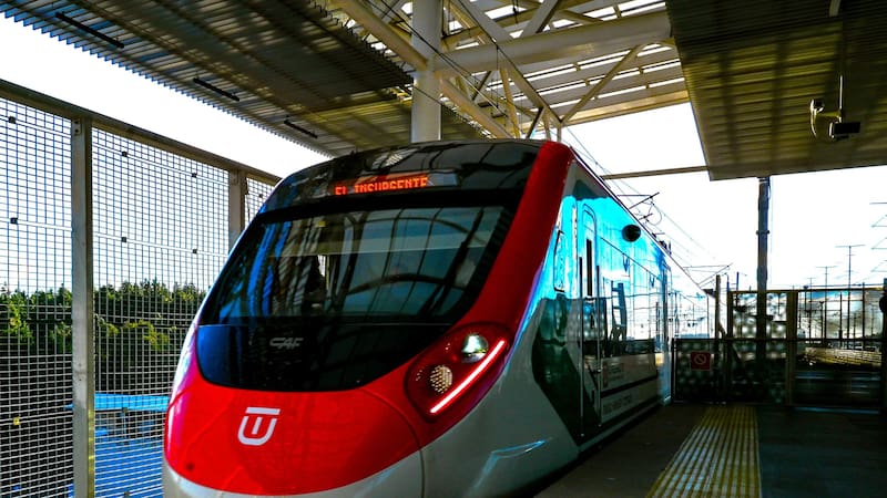 Las obras del Tren Interurbano México-Toluca avanzan según pudo verse en las imágenes subidas a las redes sociales.