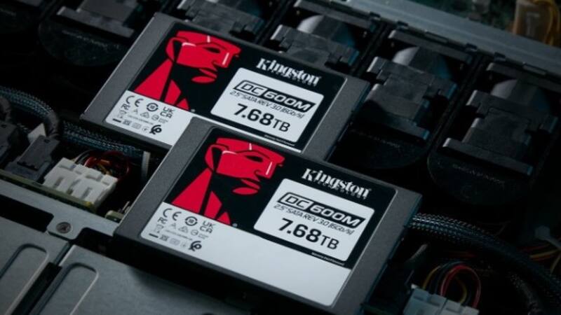 Unidades SSD de 2,5 pulgadas para centros de datos.