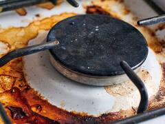 Ni vinagre ni bicarbonato: el sencillo truco para limpiar las hornallas de la cocina sin esfuerzo