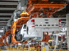 Ford aumentará 15% su producción de vehículos en la Argentina para exportar más