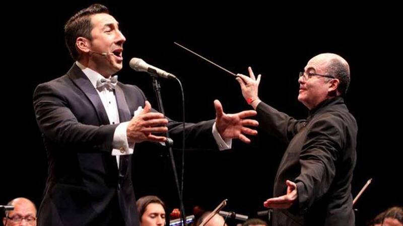 Ariel Ardit durante el conciento en Medellín