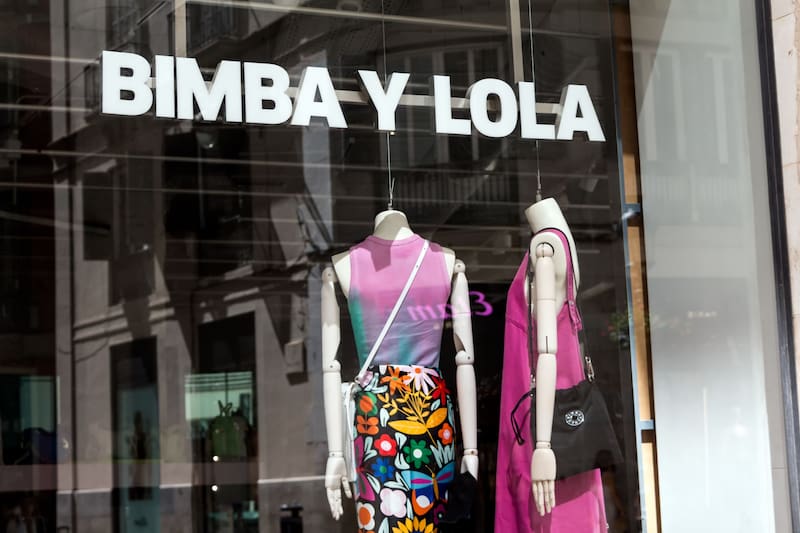 Los descuentos para los bolsos se espera arrasen el mercado. Fuente: Shuterstock