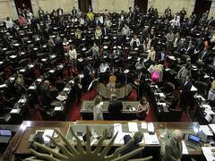 Ganancias: para el Gobierno su proyecto es “equilibrado y el de Massa una “bomba