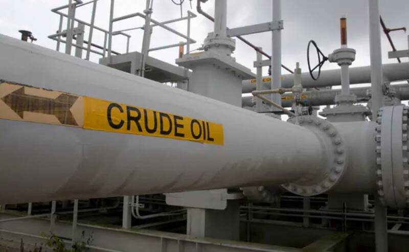 Un mercado global saturado de crudo permitió que Donald Trump diera un vuelco a la prudente política energética de Estados Unidos esta semana, al imponer sanciones a las dos mayores petroleras rusas. Foto: Archivo.