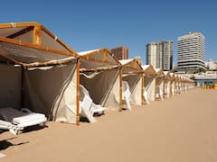 El alquiler de carpas y sombrillas subió un 25% en el último mes: cuánto cuestan en la Costa