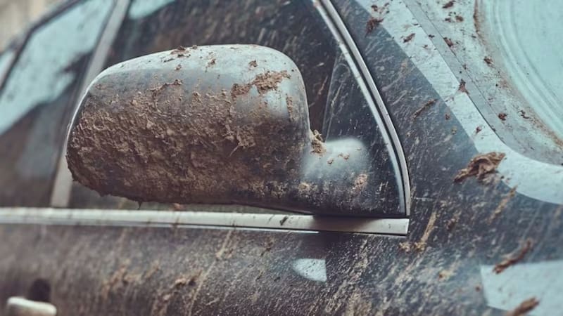 Este es el significado psicológico de tener el coche sucio y un posible hábito para revertir la situación. (Fuente: archivo)