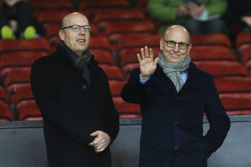 Avram y Joel, los hijos de Malcolm Glazer, están a cargo de la gestión del club inglés.