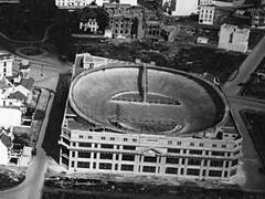El extraño edificio con una pista de autos en el techo: dónde queda