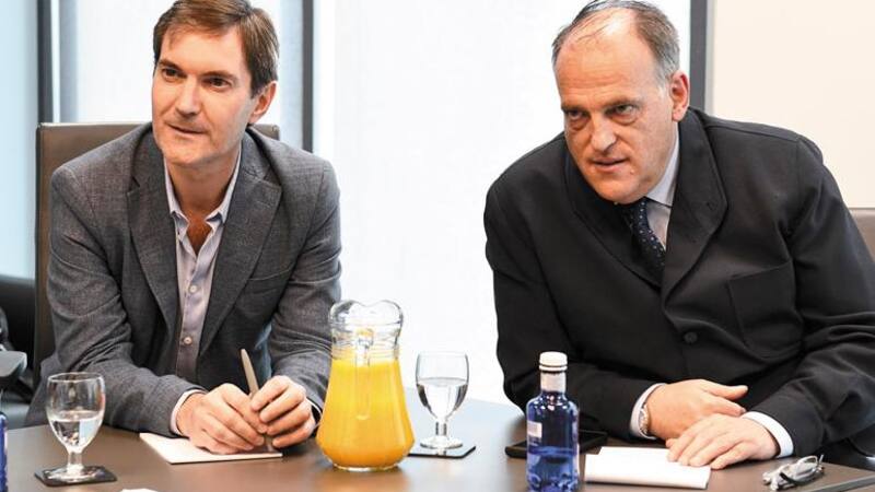 Mariano Elizondo de la Superliga y Javier Tebas de LaLiga en Madrid