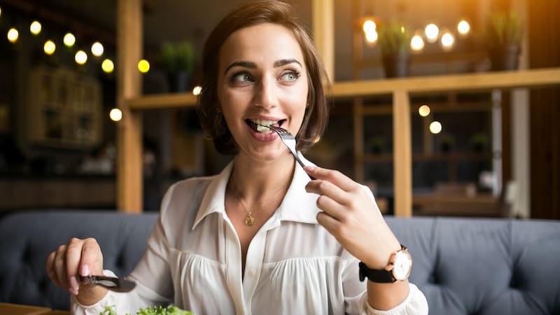El contenido bajo en grasa del producto lo hace adecuado para quienes siguen una dieta baja en calorías.